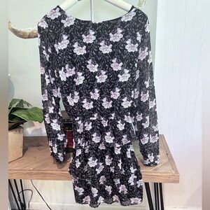 Elastic waist dress hits right above the knee size large